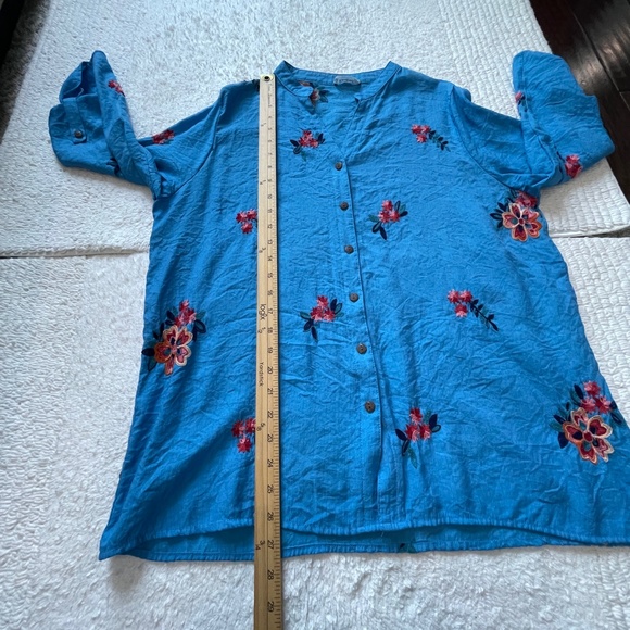 Anthropologie Kindred Embroidered Floral Blouse Blue 1X Button Up 3/4 Sleeve - Picture 9 of 10